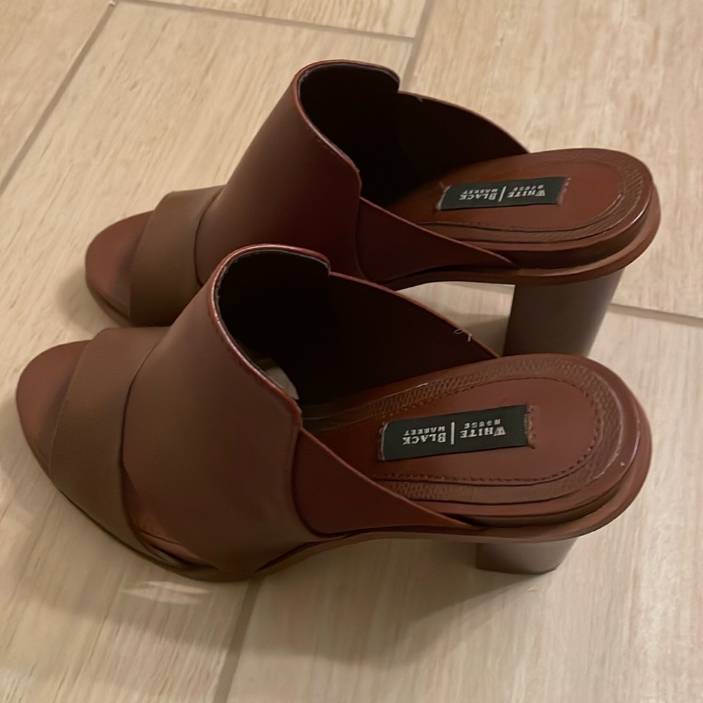 White House Black Market beautiful leather heels Caylee